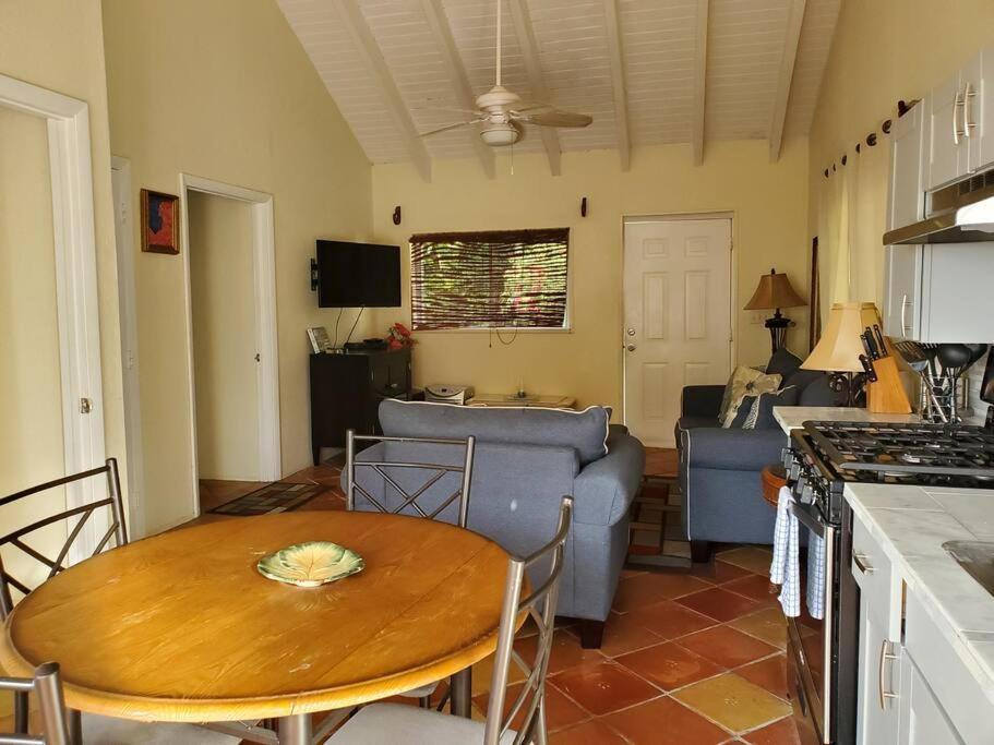 The Cottage At Villa Indigo Charlotte Amalie Extérieur photo
